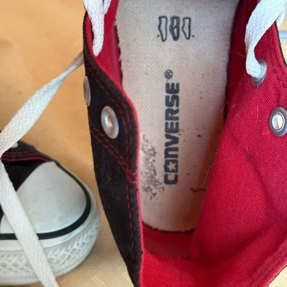 Converse women’s size 6 - Picture 5 of 6